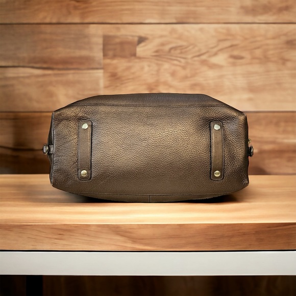 Coach LEGACY Metallic Tote Cowhide
Leather Handbag with Gold Strap - Picture 4 of 9